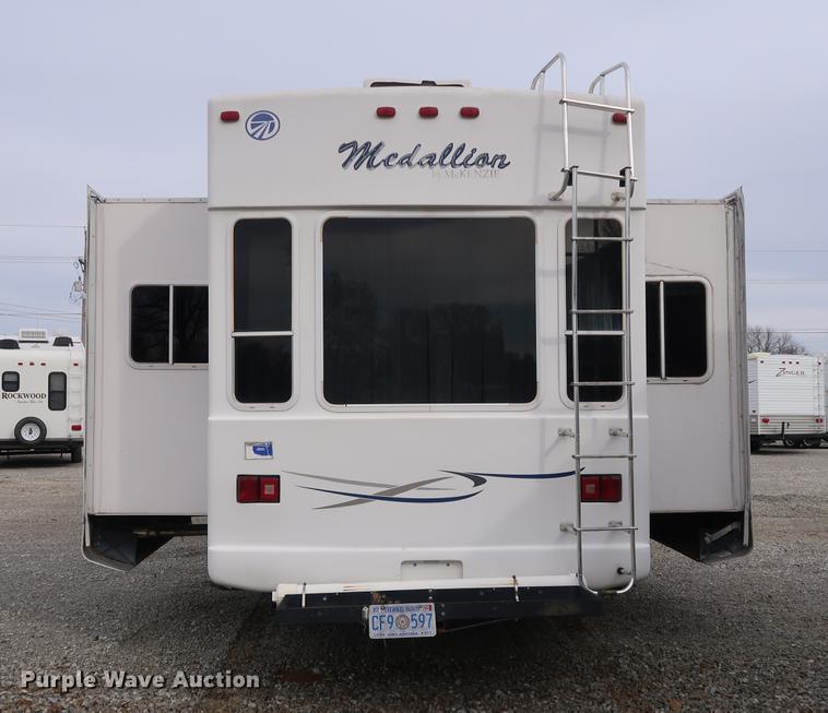 image for item DD9568 2003 Mckenzie Medallion camper