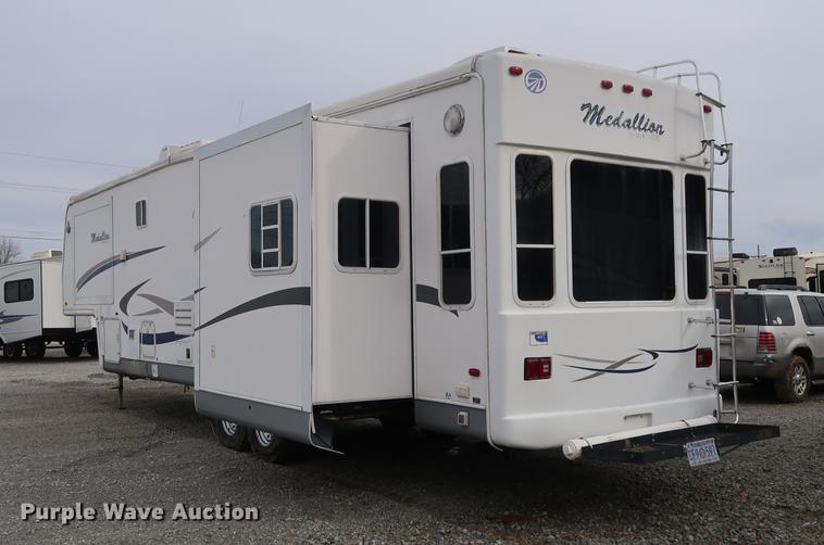 image for item DD9568 2003 Mckenzie Medallion camper