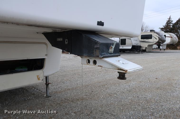 image for item DD9568 2003 Mckenzie Medallion camper