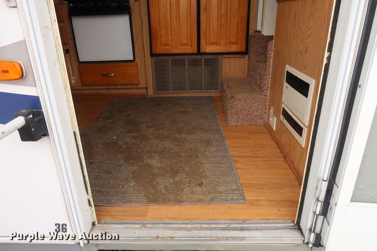 image for item DD9568 2003 Mckenzie Medallion camper