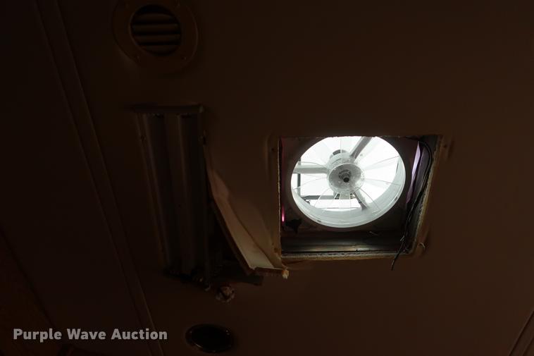 image for item DD9568 2003 Mckenzie Medallion camper