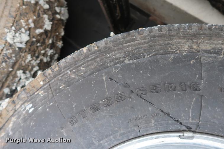 image for item DD9568 2003 Mckenzie Medallion camper