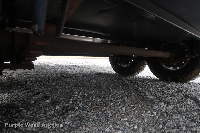 image for item DD9568 2003 Mckenzie Medallion camper