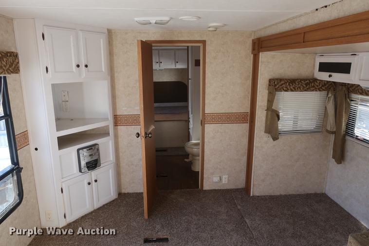 image for item DD9571 2007 Keystone VR1 camper