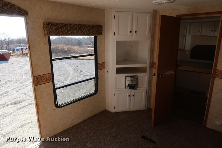 image for item DD9571 2007 Keystone VR1 camper