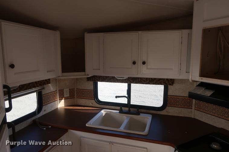 image for item DD9571 2007 Keystone VR1 camper
