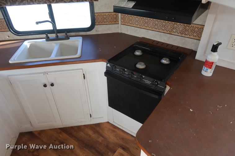 image for item DD9571 2007 Keystone VR1 camper