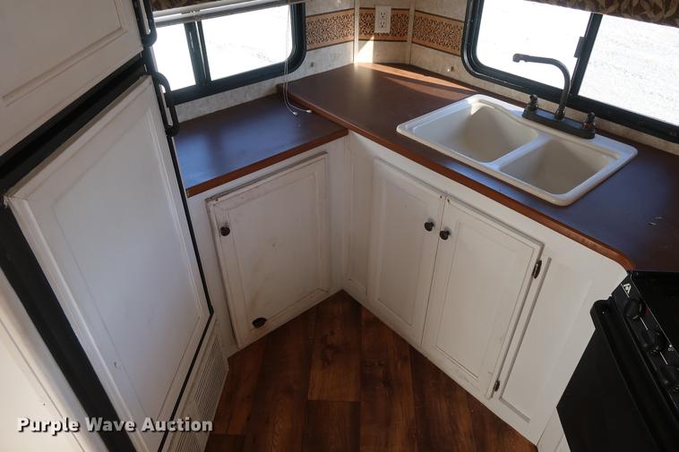 image for item DD9571 2007 Keystone VR1 camper