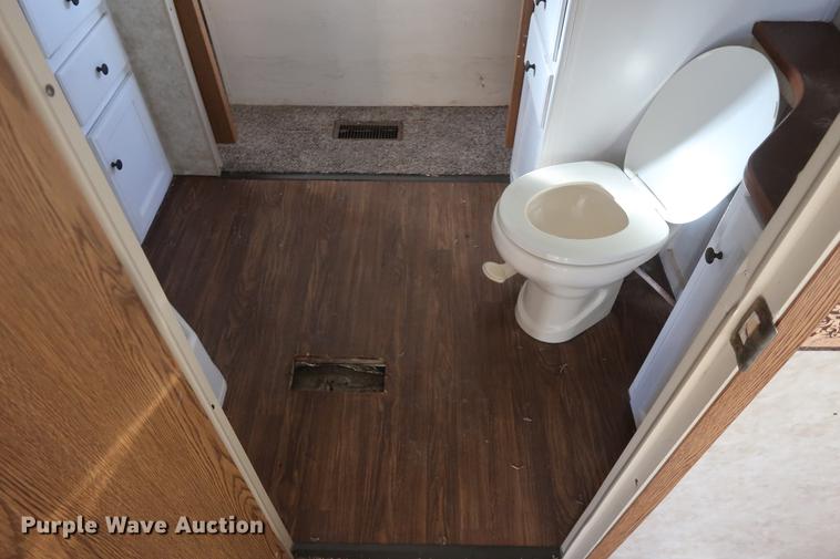 image for item DD9571 2007 Keystone VR1 camper