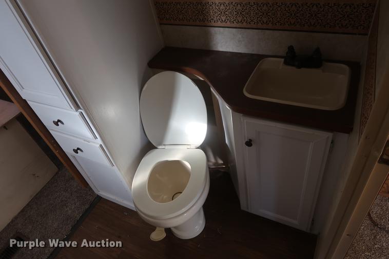 image for item DD9571 2007 Keystone VR1 camper