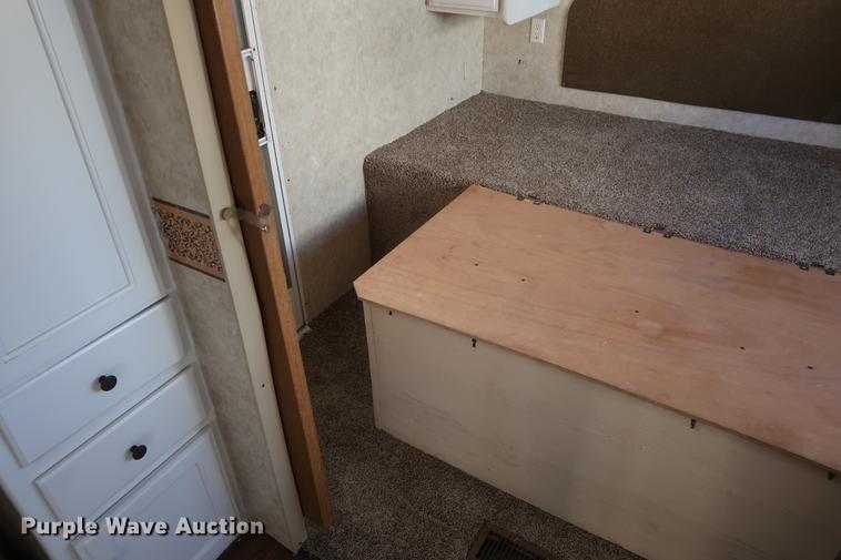 image for item DD9571 2007 Keystone VR1 camper