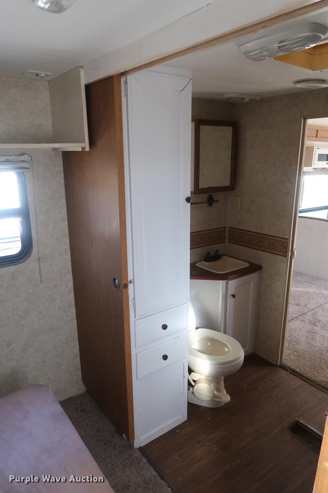 image for item DD9571 2007 Keystone VR1 camper