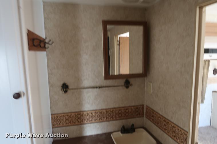 image for item DD9571 2007 Keystone VR1 camper