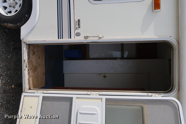 image for item DD9572 1997 Aerolite The original camper