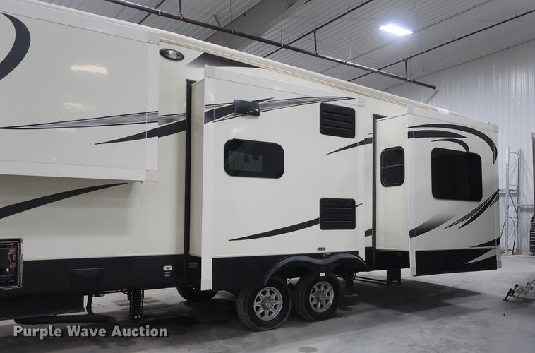 image for item DD9573 2013 Heartland Big Country camper