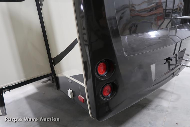 image for item DD9573 2013 Heartland Big Country camper