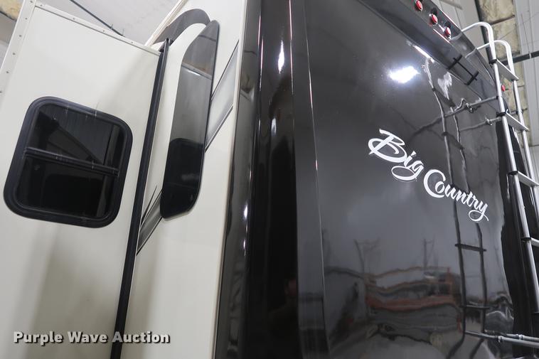 image for item DD9573 2013 Heartland Big Country camper