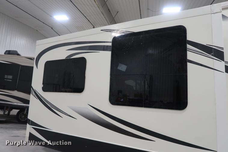 image for item DD9573 2013 Heartland Big Country camper