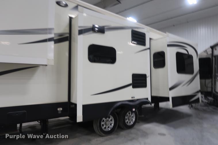 image for item DD9573 2013 Heartland Big Country camper