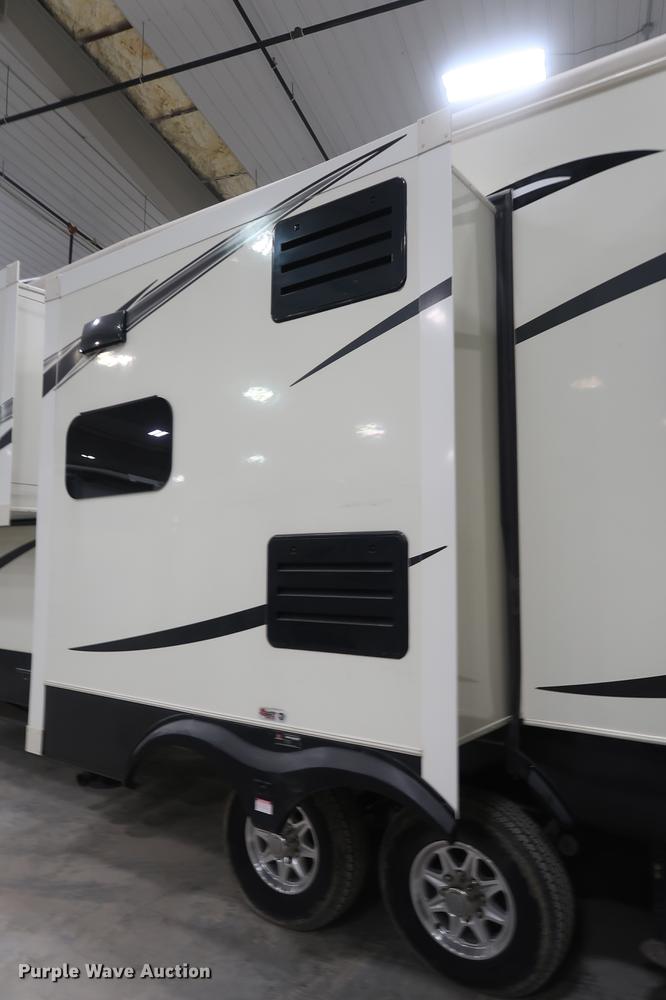 image for item DD9573 2013 Heartland Big Country camper