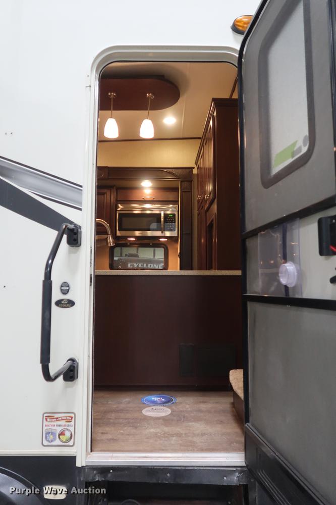 image for item DD9573 2013 Heartland Big Country camper