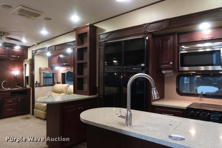 image for item DD9573 2013 Heartland Big Country camper