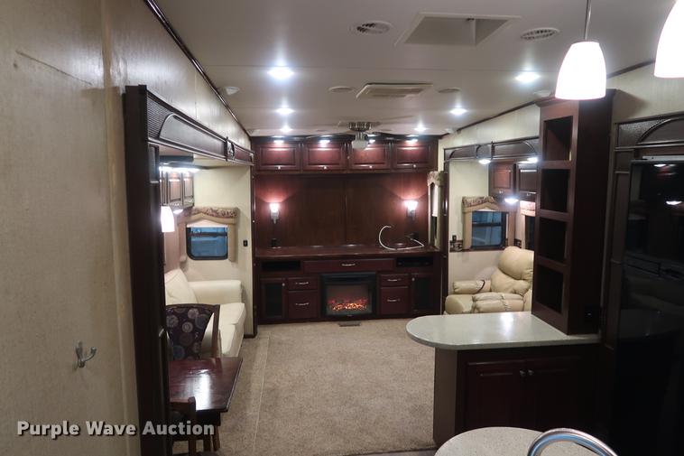 image for item DD9573 2013 Heartland Big Country camper