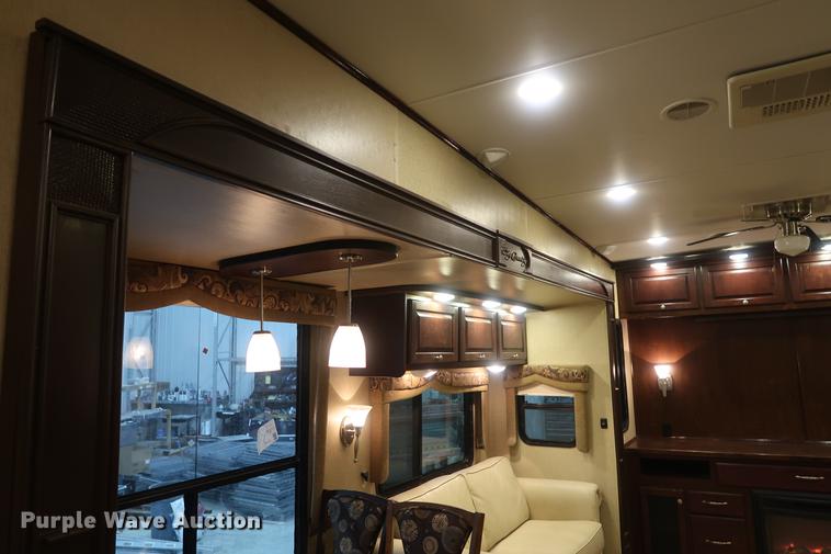 image for item DD9573 2013 Heartland Big Country camper