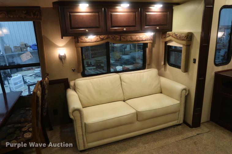 image for item DD9573 2013 Heartland Big Country camper