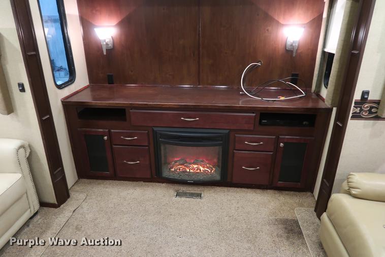 image for item DD9573 2013 Heartland Big Country camper