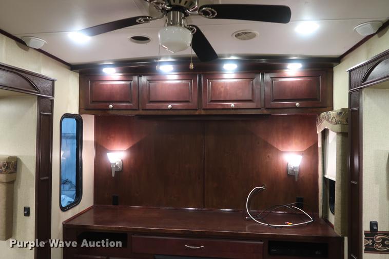 image for item DD9573 2013 Heartland Big Country camper