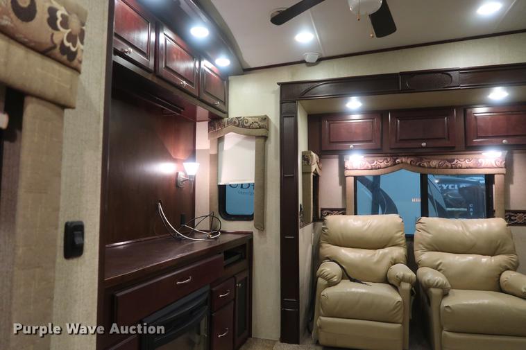 image for item DD9573 2013 Heartland Big Country camper