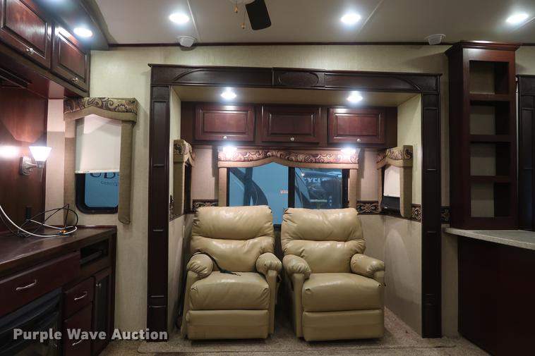 image for item DD9573 2013 Heartland Big Country camper