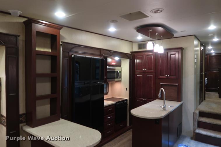 image for item DD9573 2013 Heartland Big Country camper