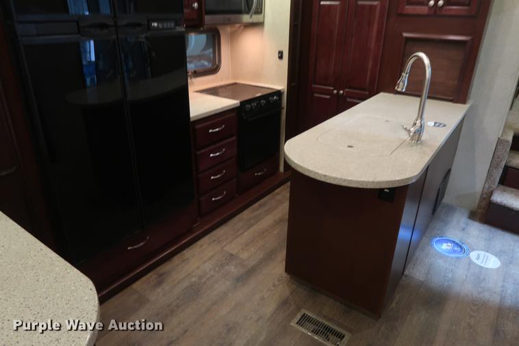 image for item DD9573 2013 Heartland Big Country camper