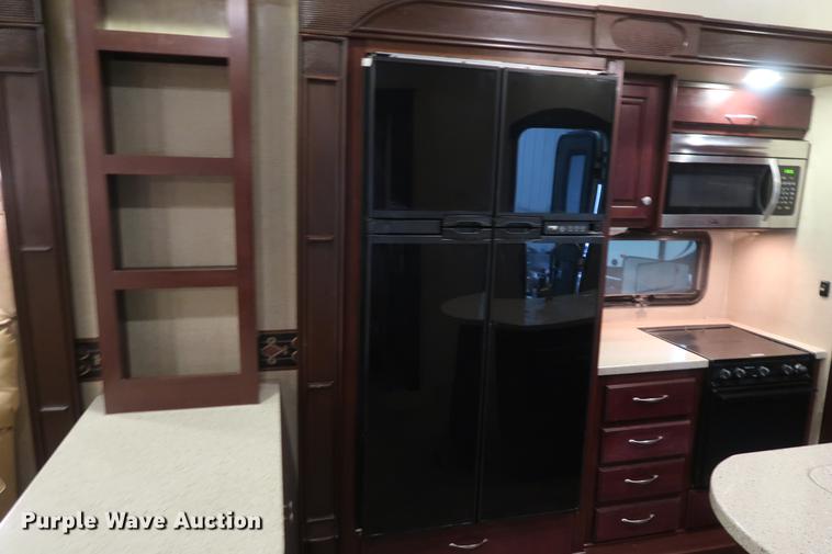 image for item DD9573 2013 Heartland Big Country camper