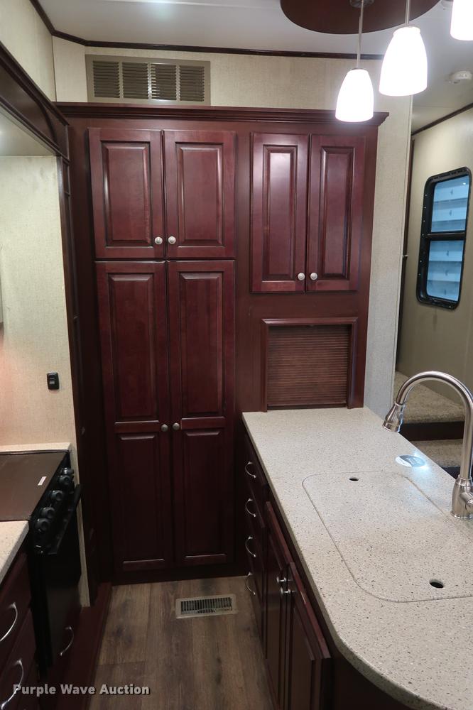 image for item DD9573 2013 Heartland Big Country camper