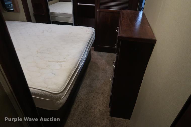 image for item DD9573 2013 Heartland Big Country camper