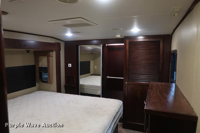 image for item DD9573 2013 Heartland Big Country camper