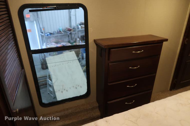 image for item DD9573 2013 Heartland Big Country camper