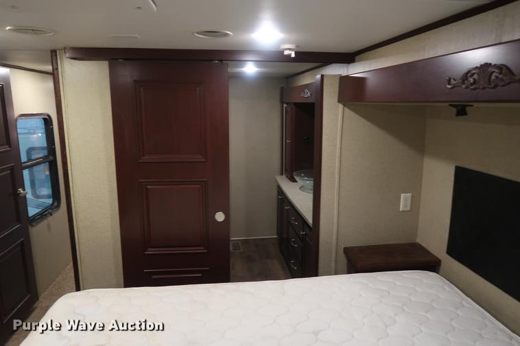 image for item DD9573 2013 Heartland Big Country camper