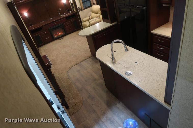 image for item DD9573 2013 Heartland Big Country camper
