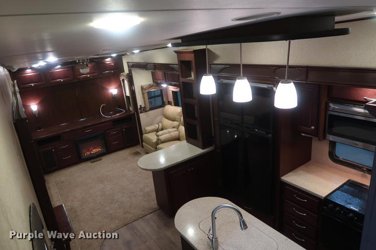 image for item DD9573 2013 Heartland Big Country camper