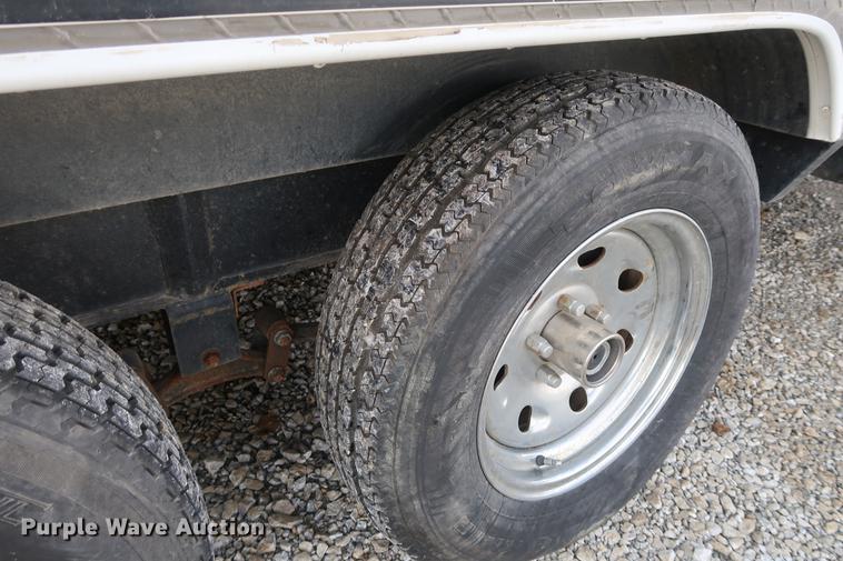 image for item DD9575 2010 Forest River Shockwave camper