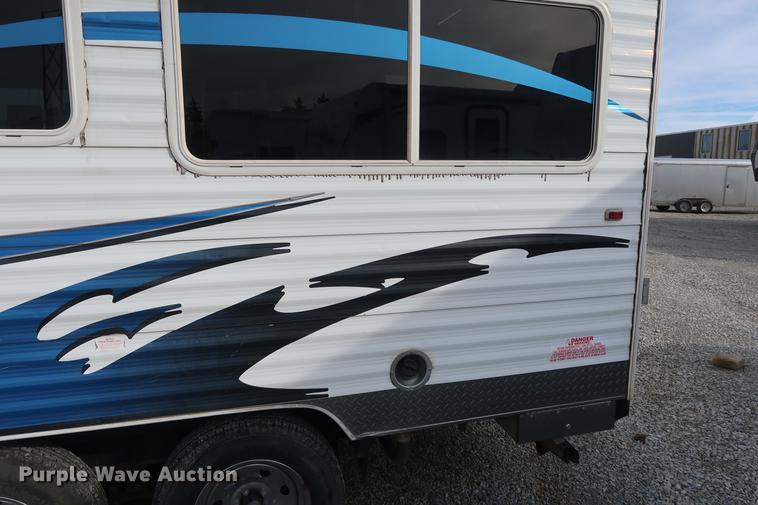 image for item DD9575 2010 Forest River Shockwave camper