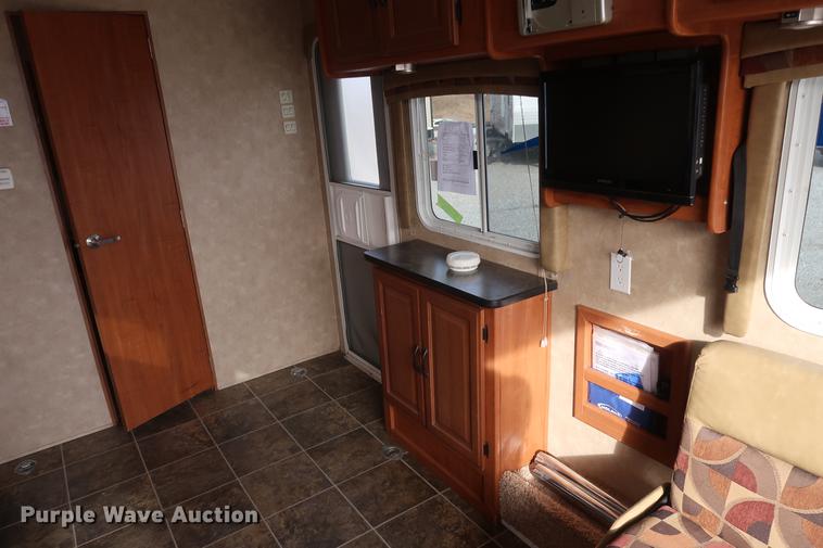 image for item DD9575 2010 Forest River Shockwave camper