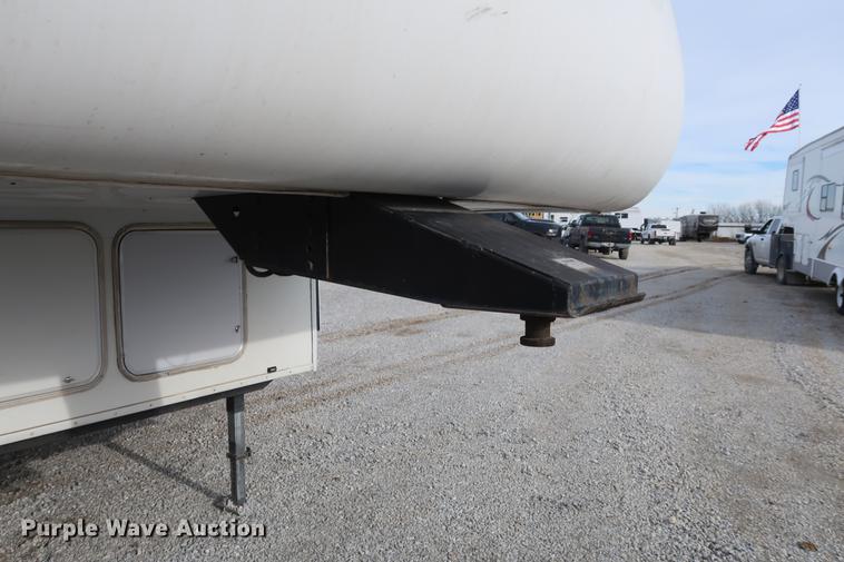 image for item DD9577 2006 Jayco Jayflight camper