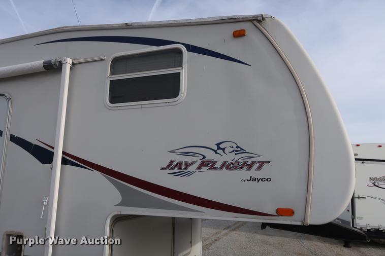 image for item DD9577 2006 Jayco Jayflight camper