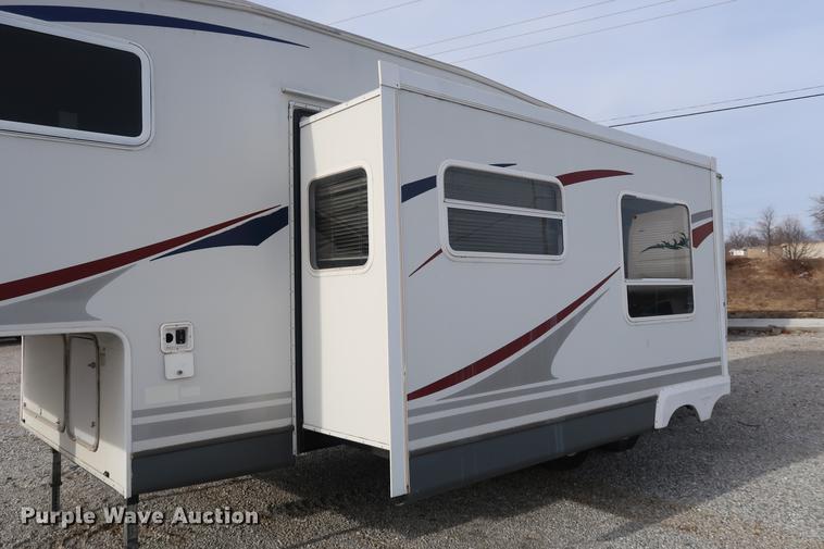 image for item DD9577 2006 Jayco Jayflight camper