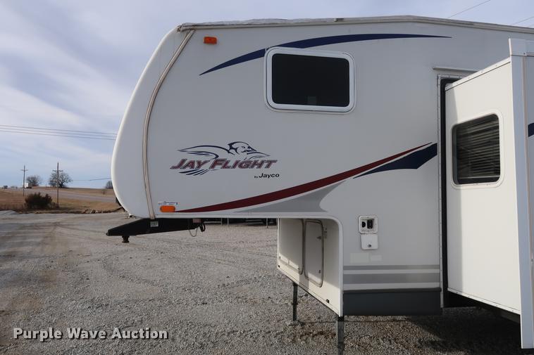 image for item DD9577 2006 Jayco Jayflight camper